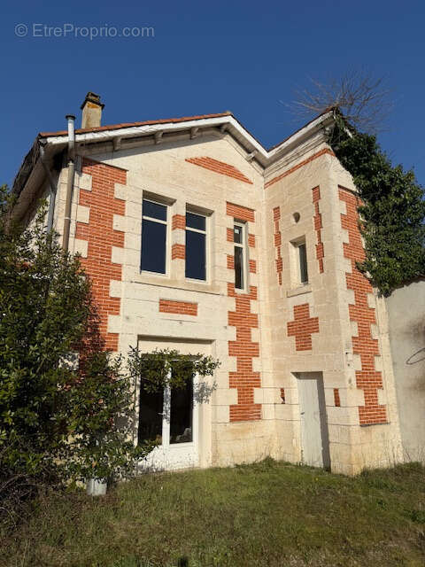 Appartement à SAINT-AIGULIN