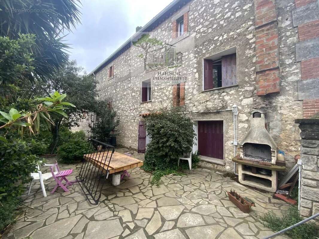 Maison à CUXAC-D&#039;AUDE