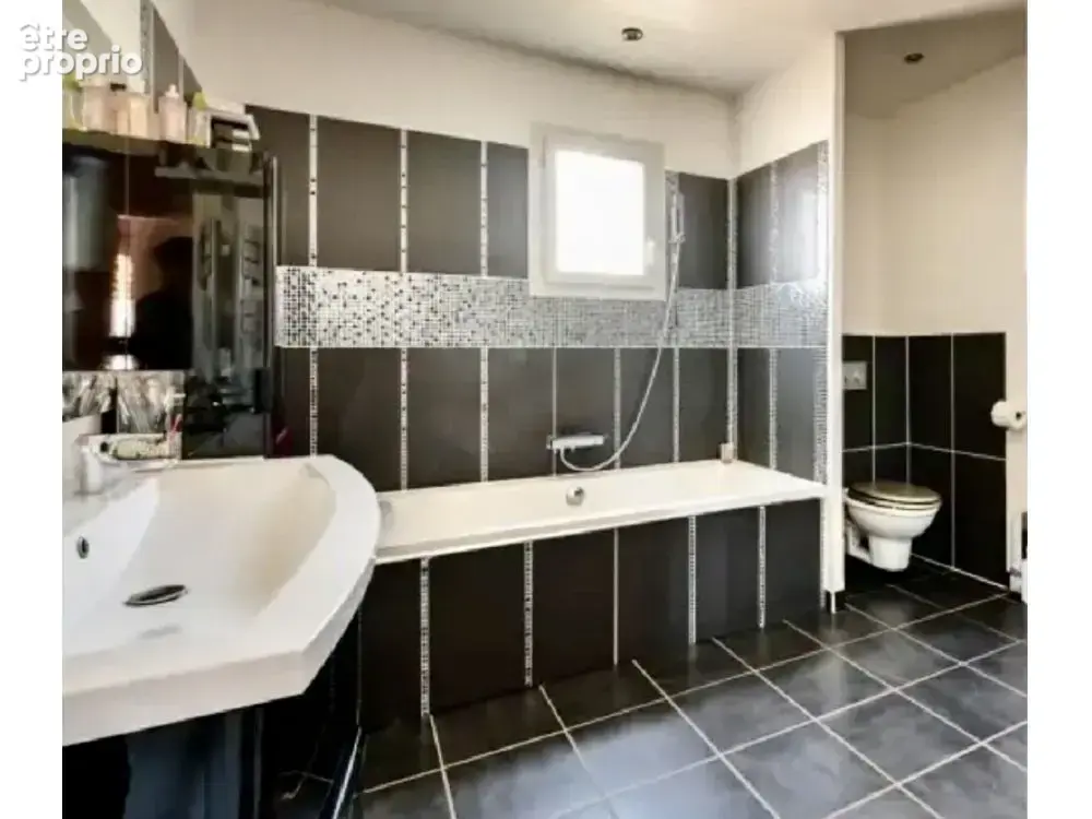 Maison 5 pièces 152 m² à vendre à Sainte-Foy-Les-Lyon (69110) - photo 6