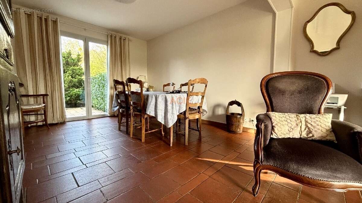 Maison à MARLY-LA-VILLE