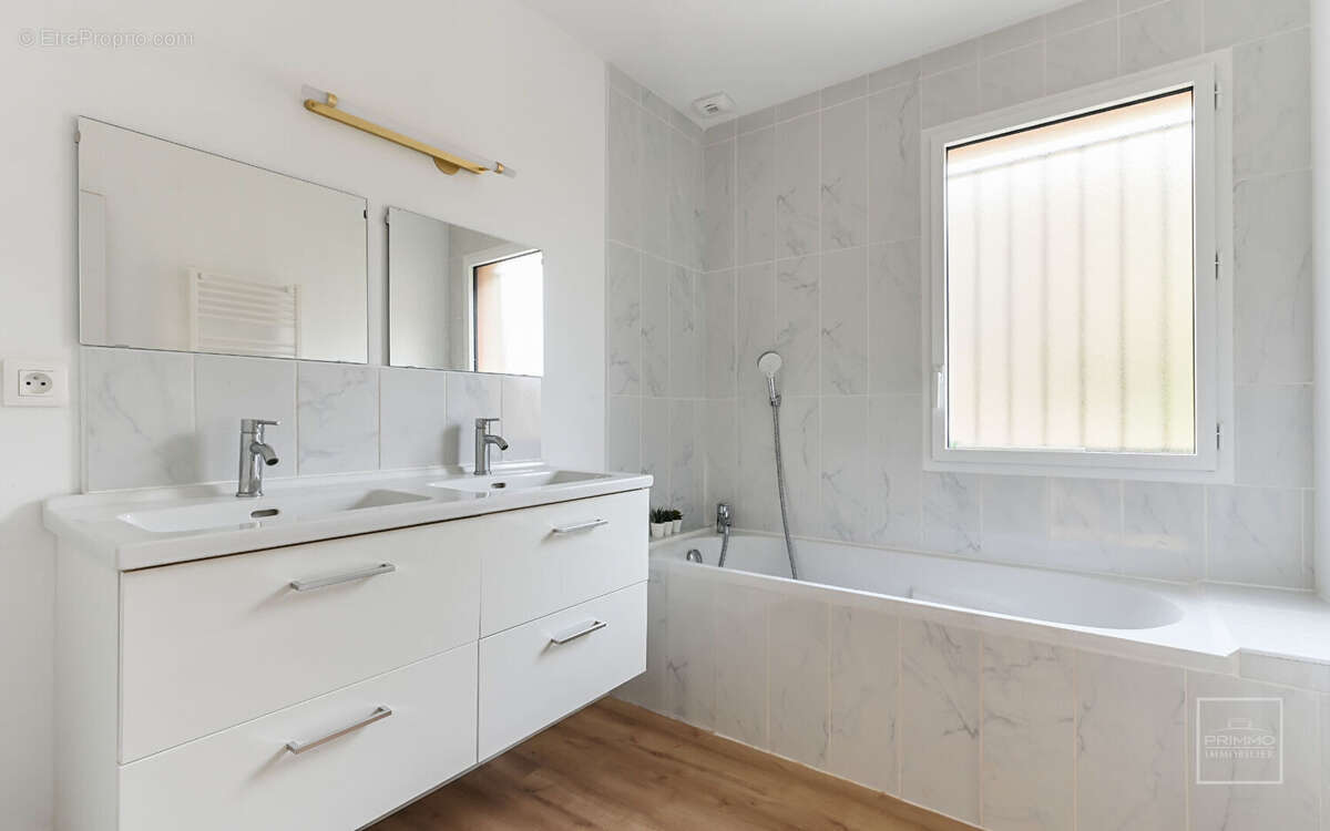 Maison à POLEYMIEUX-AU-MONT-D&#039;OR