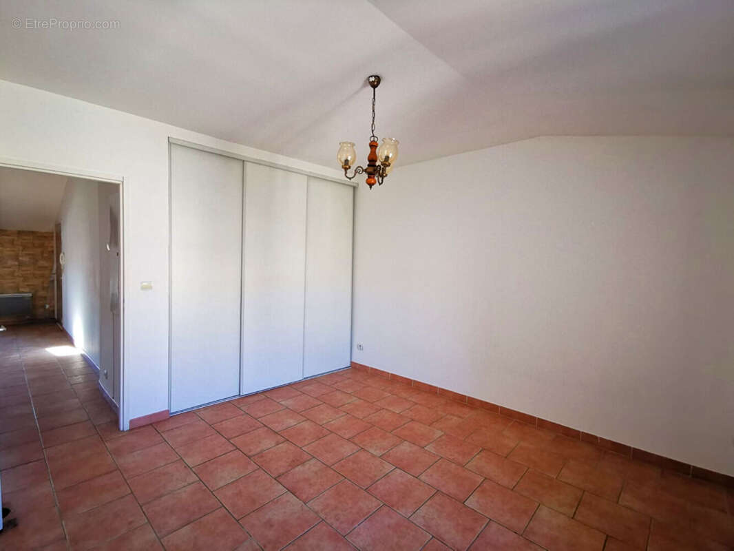 Appartement à CAUMONT-SUR-DURANCE