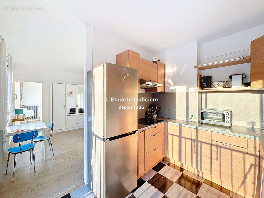 Saxe - t2 40m2 - dernier etage - vue fourviere - photo 2