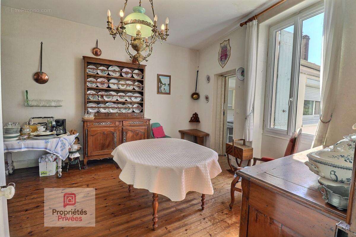 Maison à TONNAY-CHARENTE