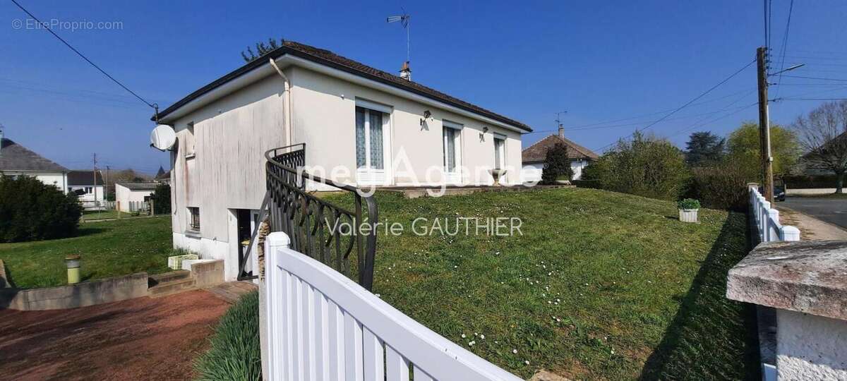 Maison à MESLAY