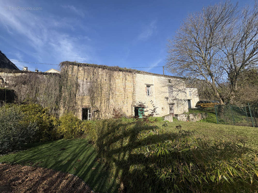Murs commerciaux avec fonds de commerce de restauration + Maisonnette à rénover avec grand terrain   Tarn et - photo 17