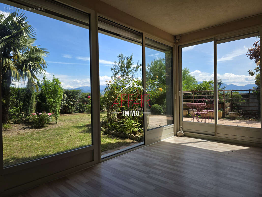 Appartement à CRANVES-SALES