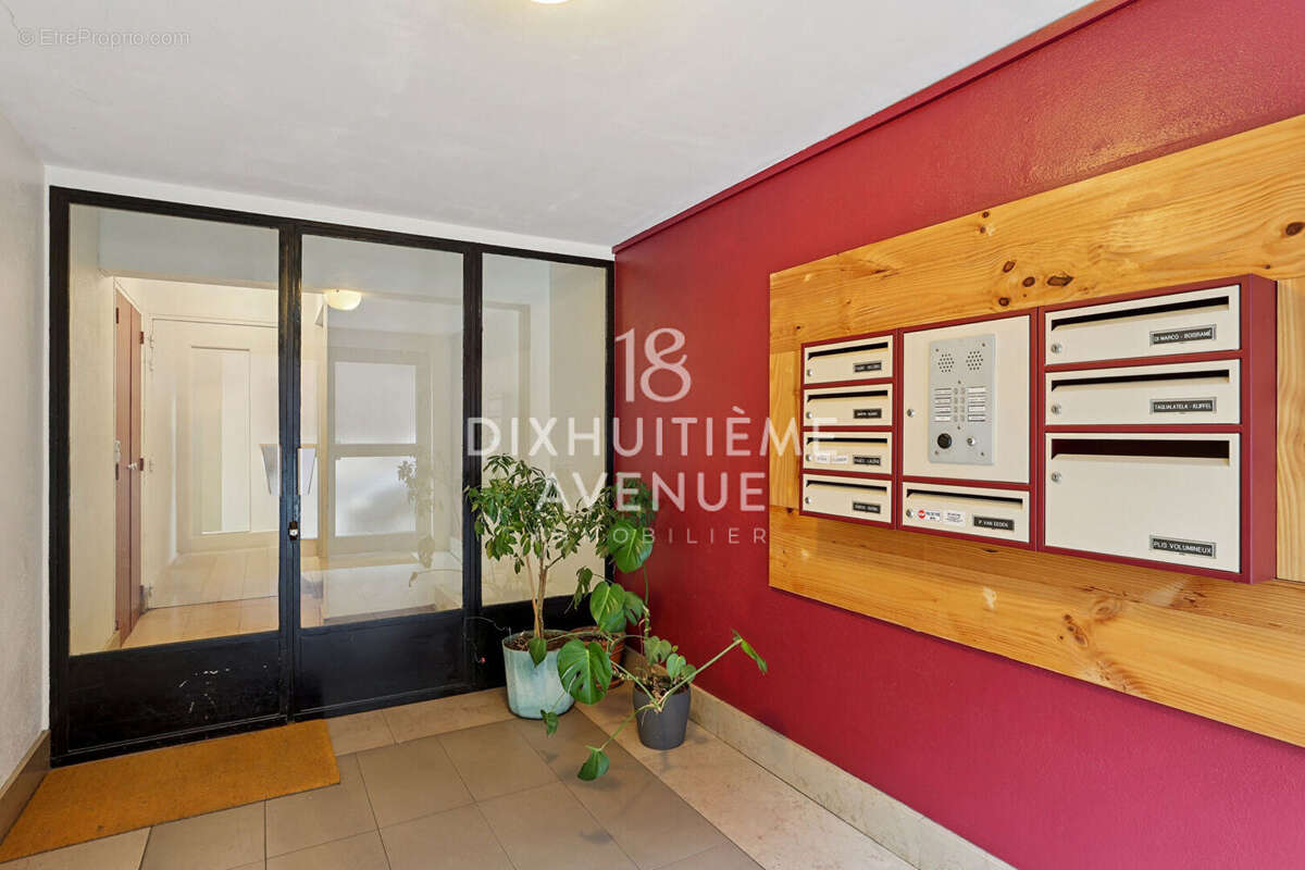 Appartement à PARIS-18E