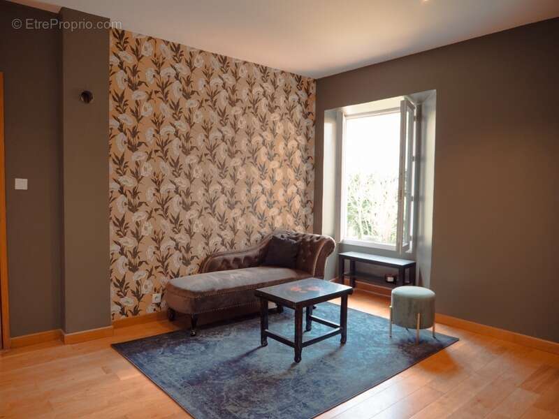 Maison à BONNEUIL-MATOURS