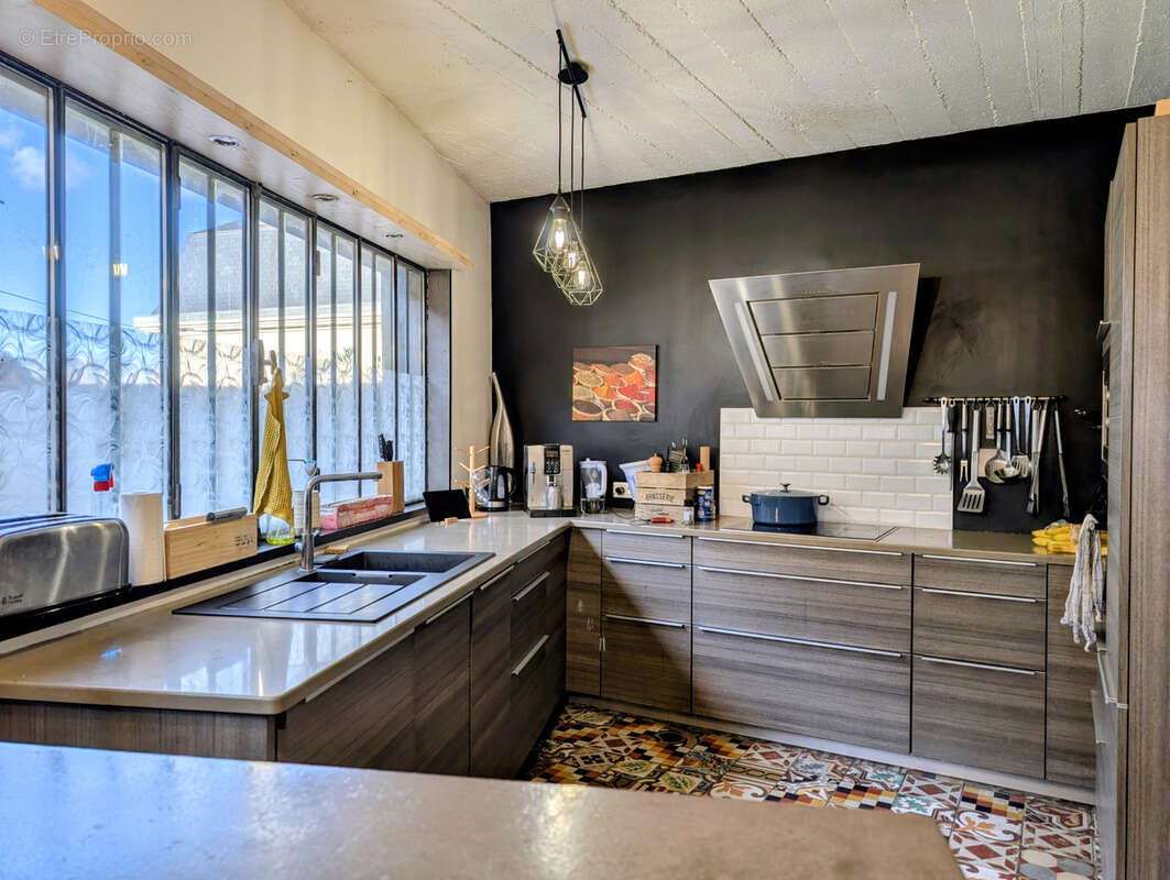 Maison à SAINT-JEAN-DE-LA-RUELLE