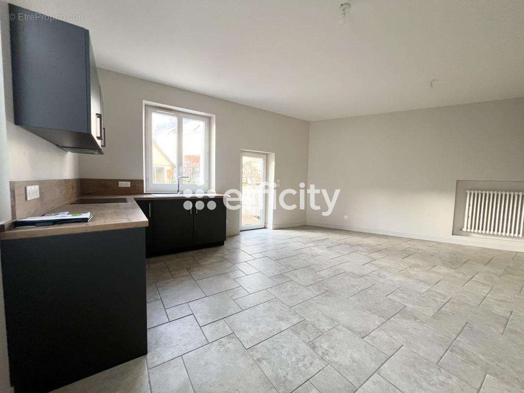 Appartement à SAINT-CYR-SUR-LOIRE