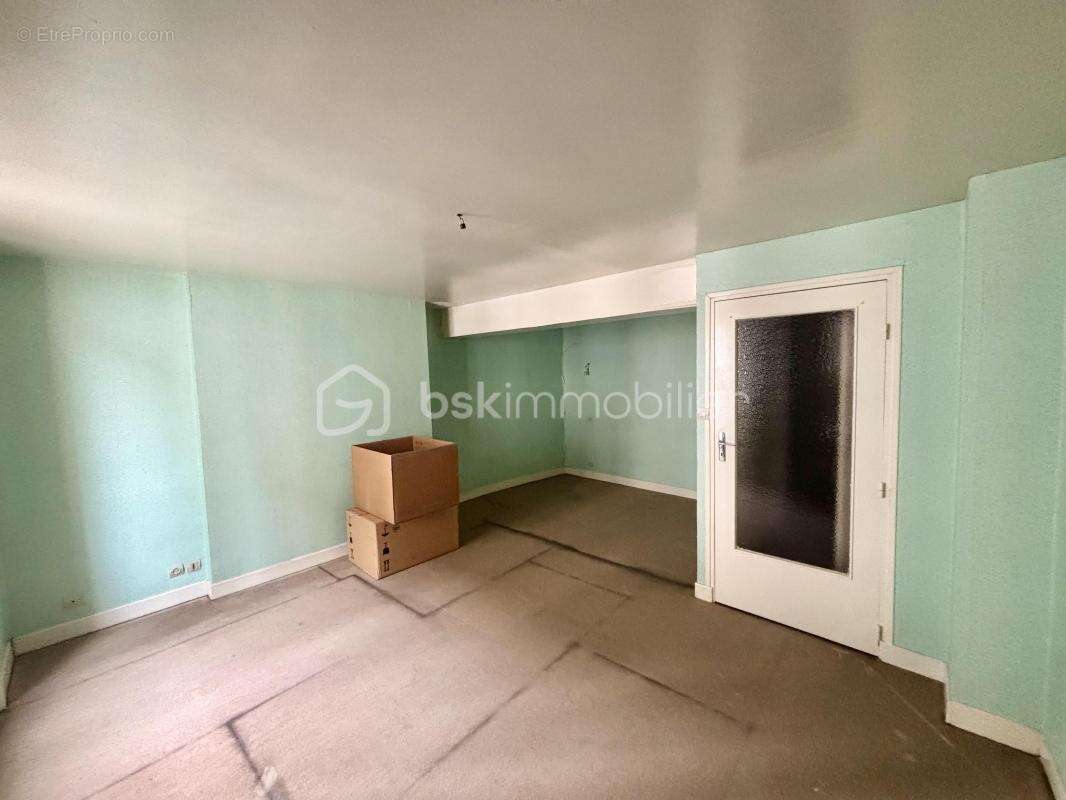 Maison à VILLENEUVE-L'ARCHEVEQUE