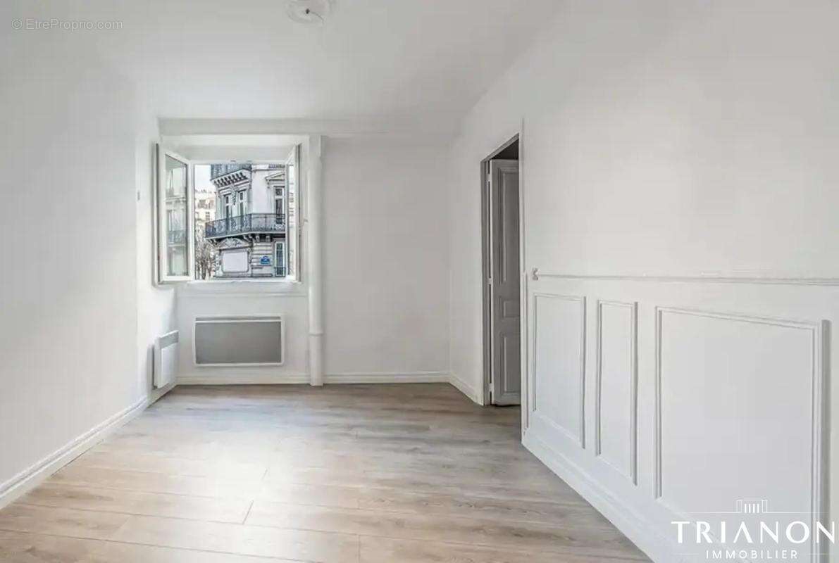 Appartement à PARIS-9E