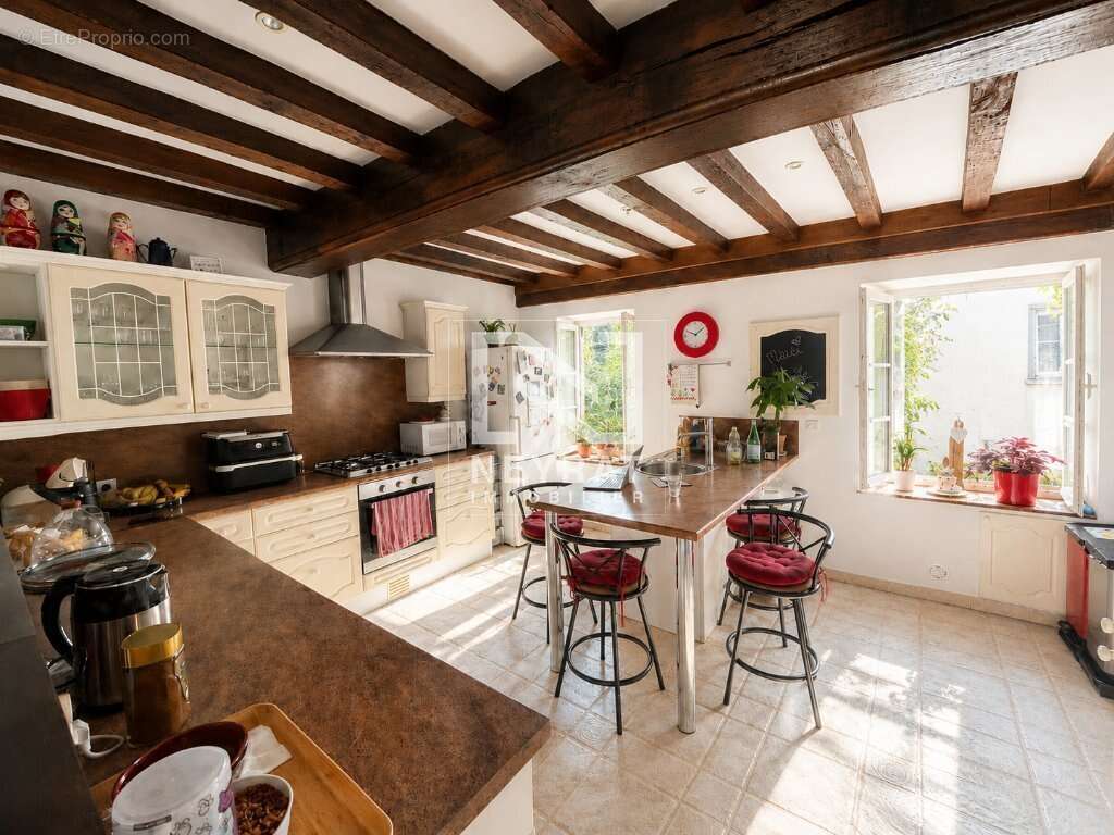 Authentique maison de village de 157 m2 - photo 3