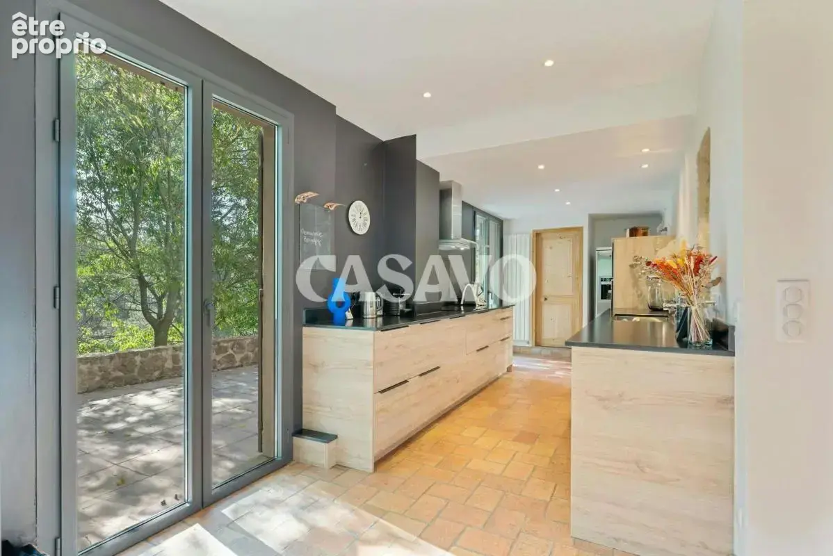 Vente Maison 10 pièces de 315m² - 13100 Saint-Marc-Jaumegarde - photo 11