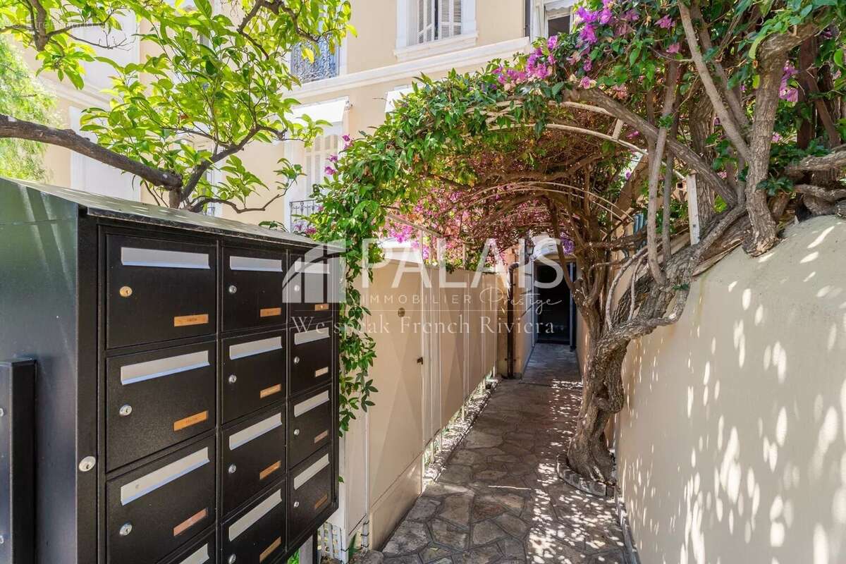 Appartement à BEAULIEU-SUR-MER