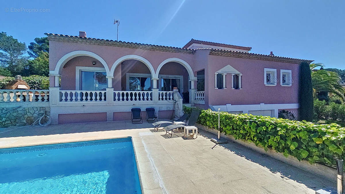 Maison à FREJUS