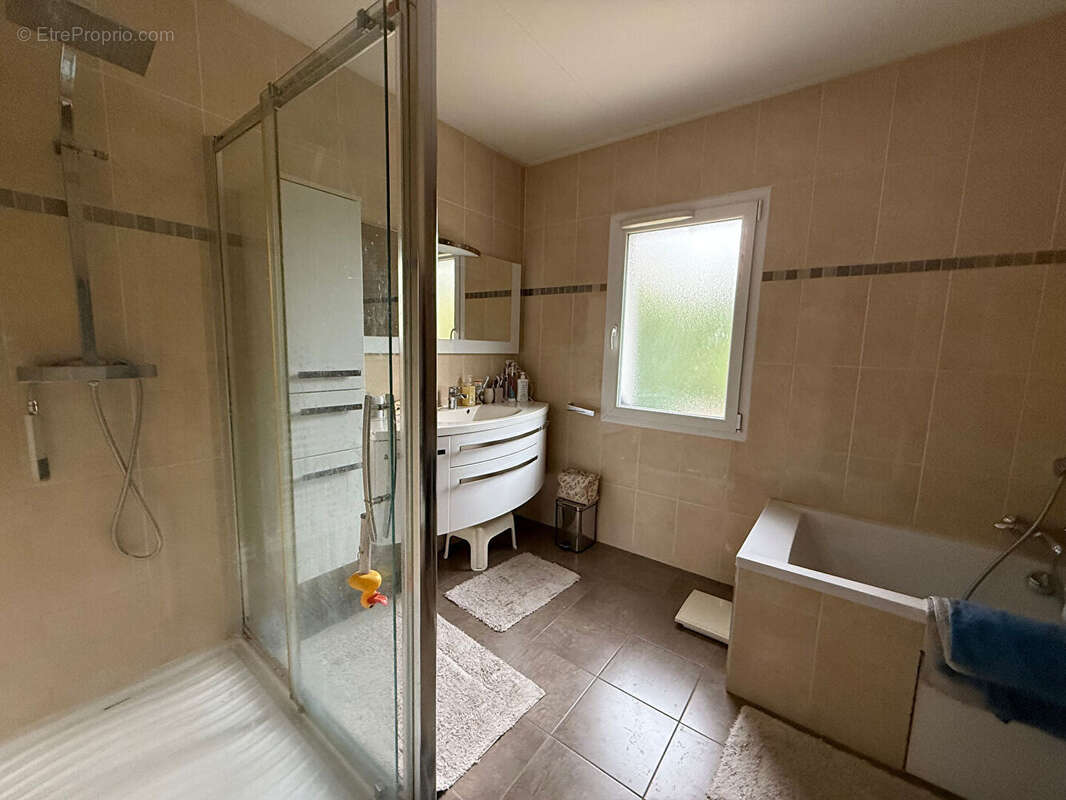 Maison à SARTROUVILLE