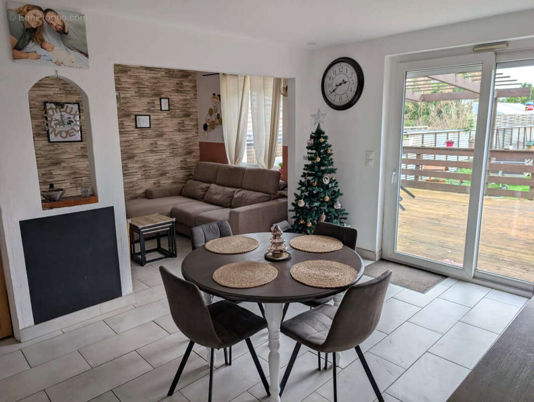 Maison à FLIXECOURT