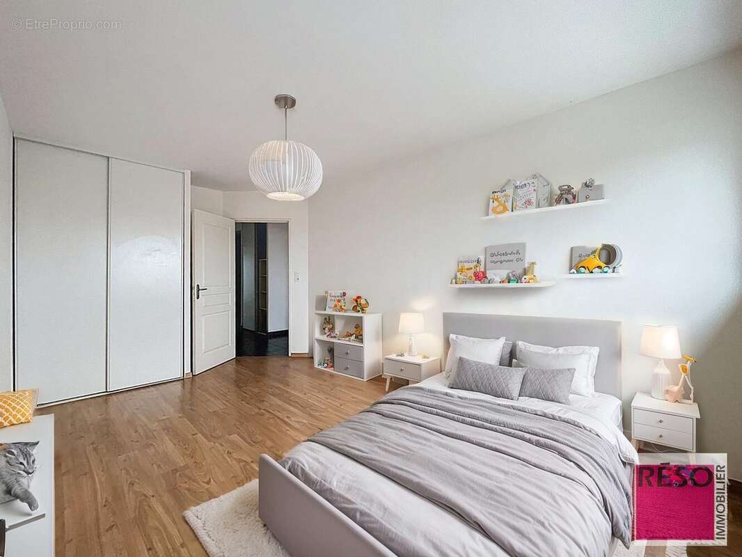 Appartement à ETREMBIERES