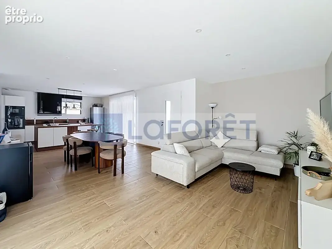 Maison Villegusien Le Lac 5 pièce(s) 106 m2 - photo 3