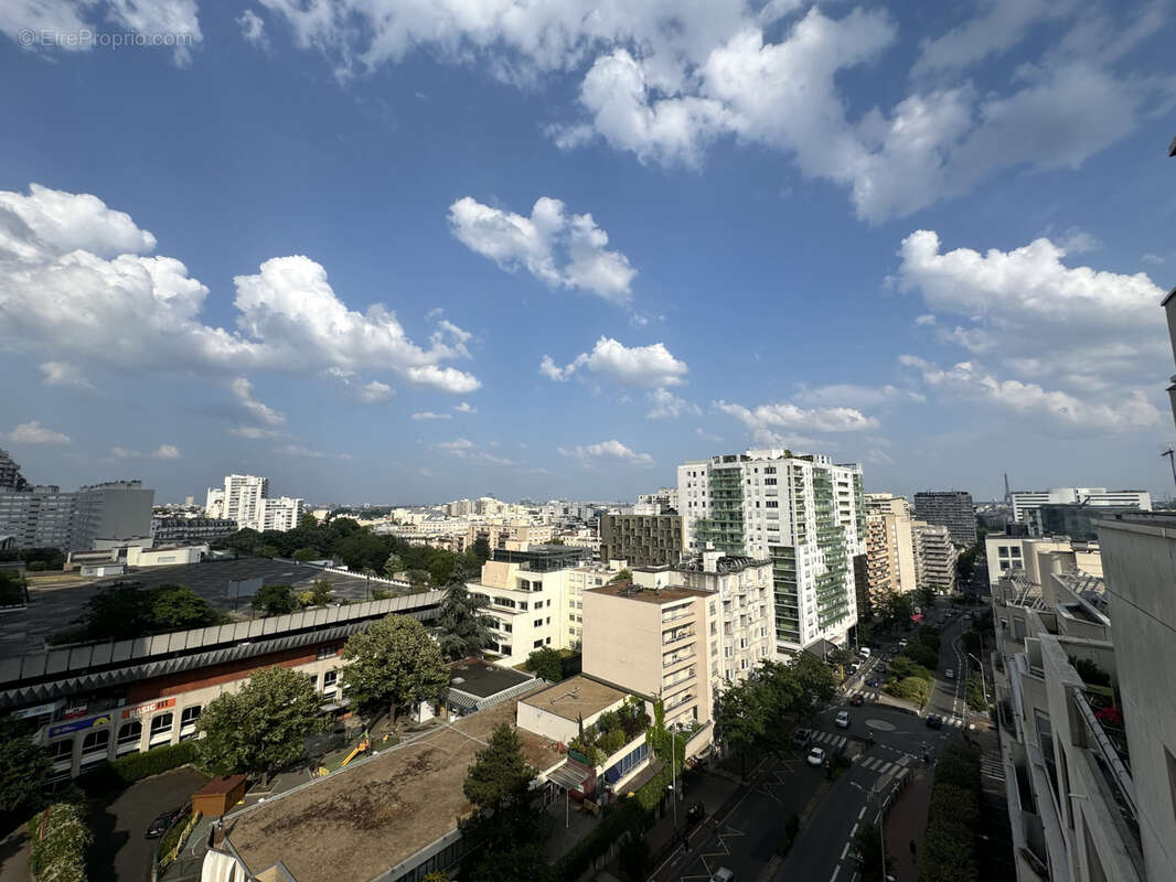 Appartement à COURBEVOIE
