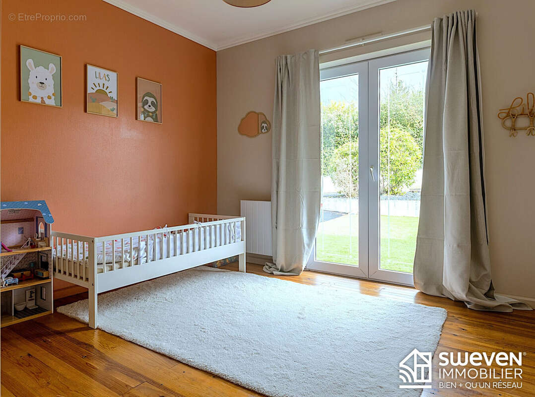Maison 220 m² à Goyrans  - photo 7