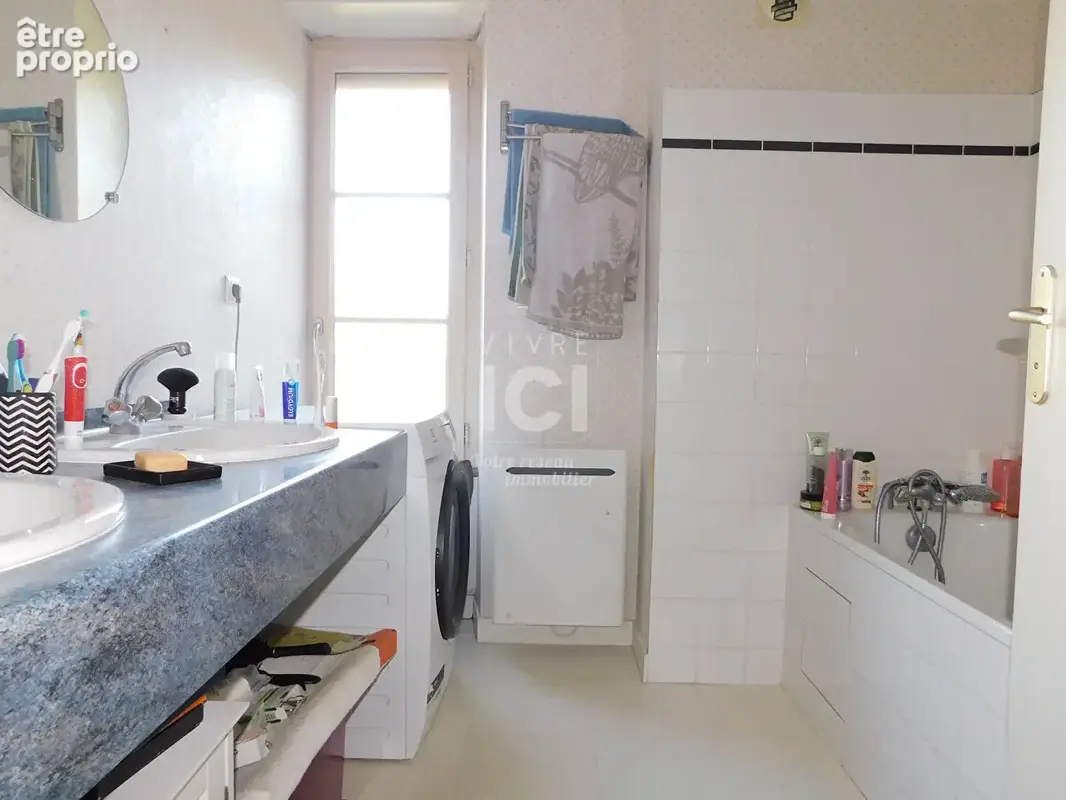 MURS-ERIGNE : Appartement au coeur des dépendances d'un château - photo 9