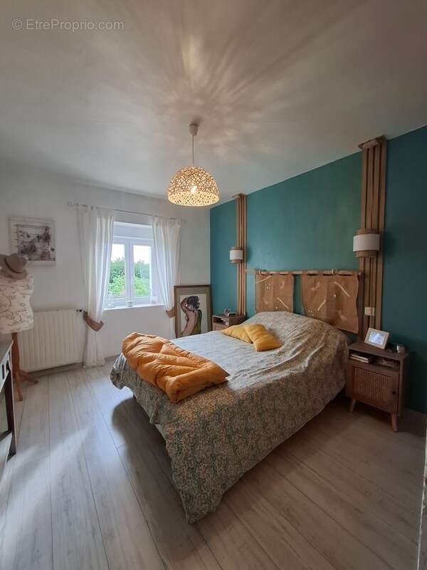 Maison à MONTREUIL-AU-HOULME