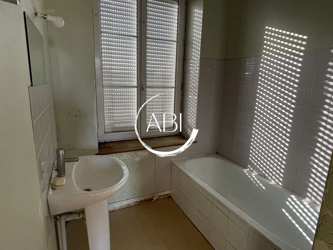 Maison à JOUE-DU-BOIS