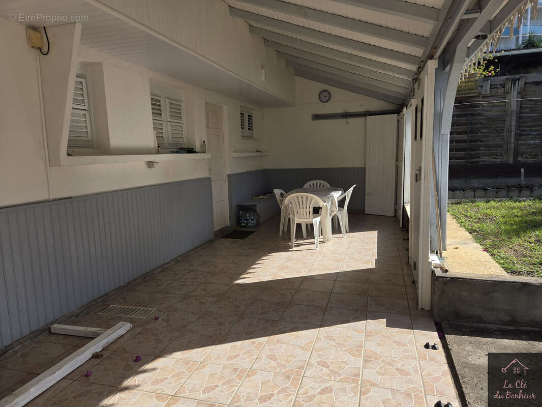 Maison à LES TROIS-ILETS