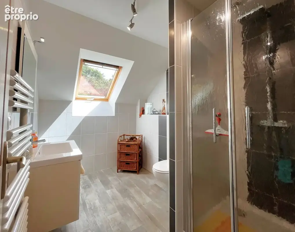Maison en pierre de taille, viager occupé à CORDEMAIS - photo 20