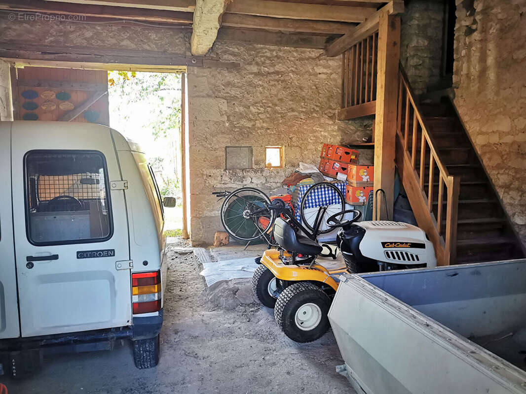 Maison à YZEURES-SUR-CREUSE