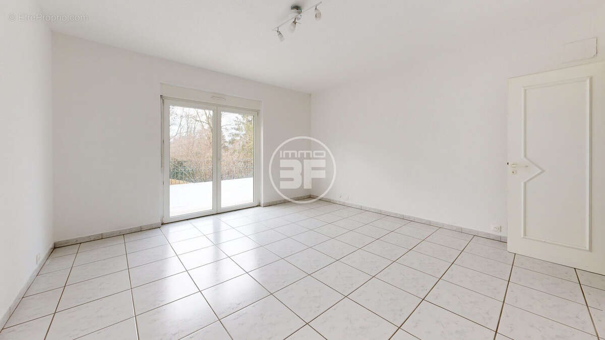 Appartement 266 m² à Hegenheim  - photo 8