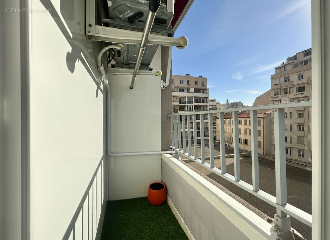 Appartement à MARSEILLE-7E