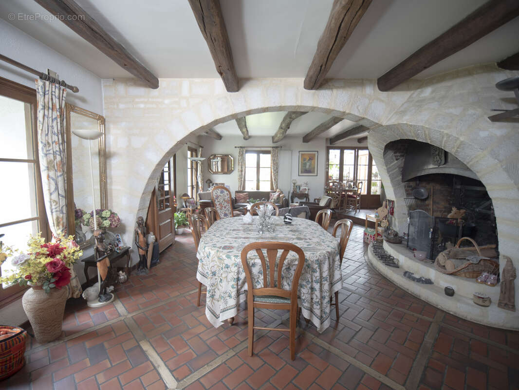 Grigny village - photo 4