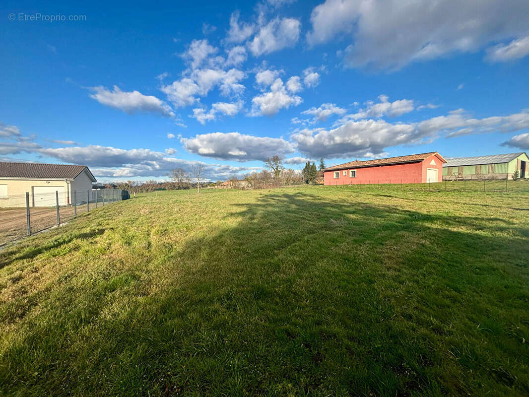 Terrain à PONT-DE-VAUX