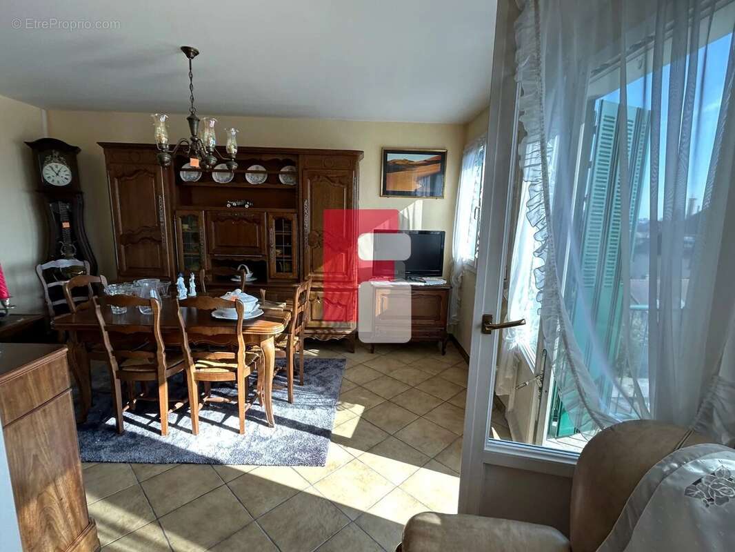 Appartement à SAINTE-SAVINE