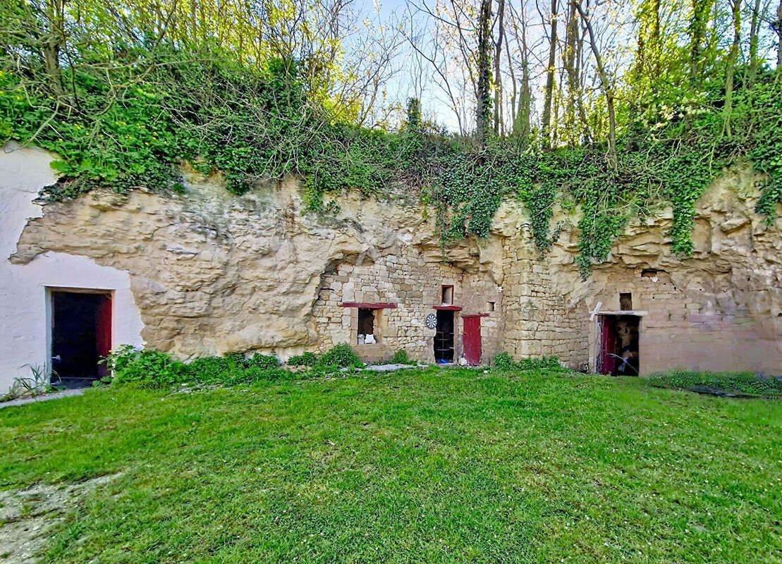 Maison à LOURESSE-ROCHEMENIER