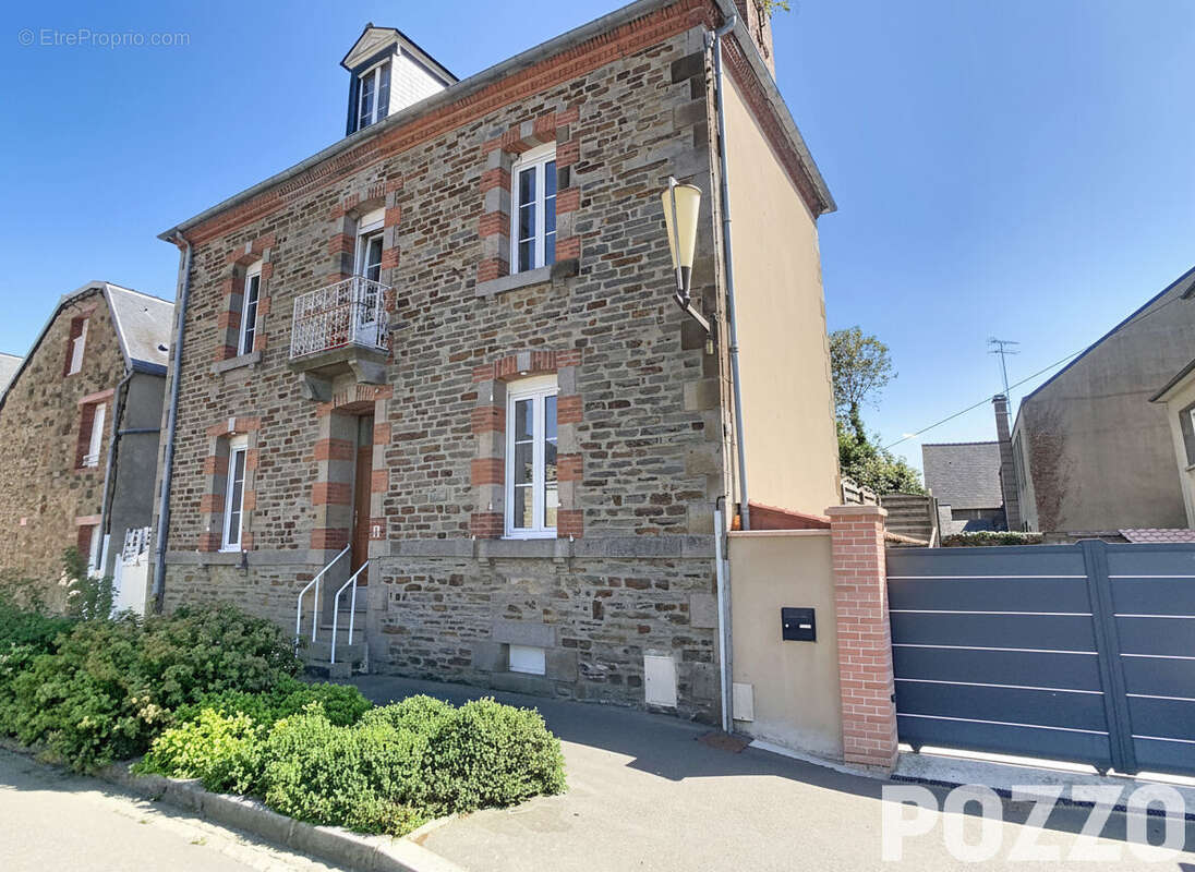 A vendre - maison de ville a pontorson - photo 12