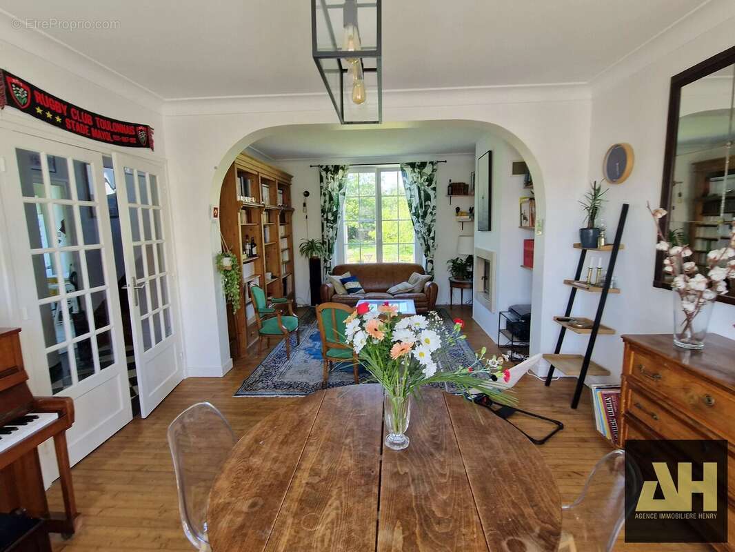Maison à LE RELECQ-KERHUON