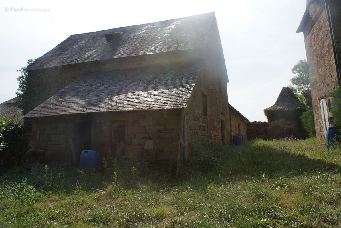 Maison à COLLONGES-LA-ROUGE