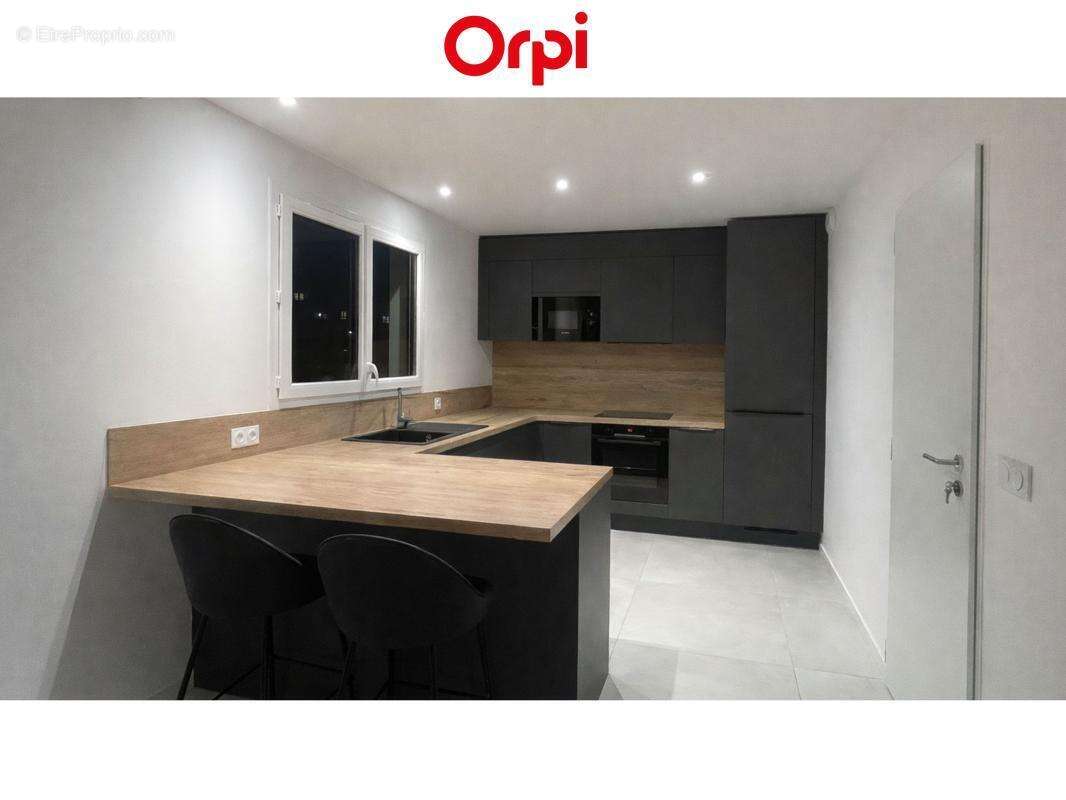 Maison à VETRAZ-MONTHOUX