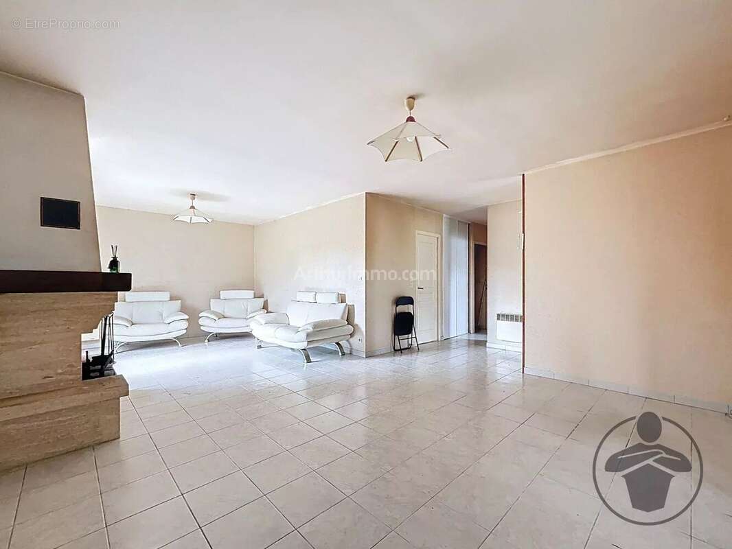 Maison à SAINT-SEURIN-SUR-L&#039;ISLE