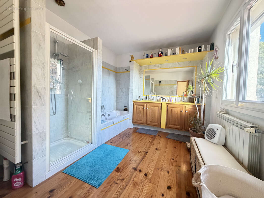 Maison à VILLECROZE