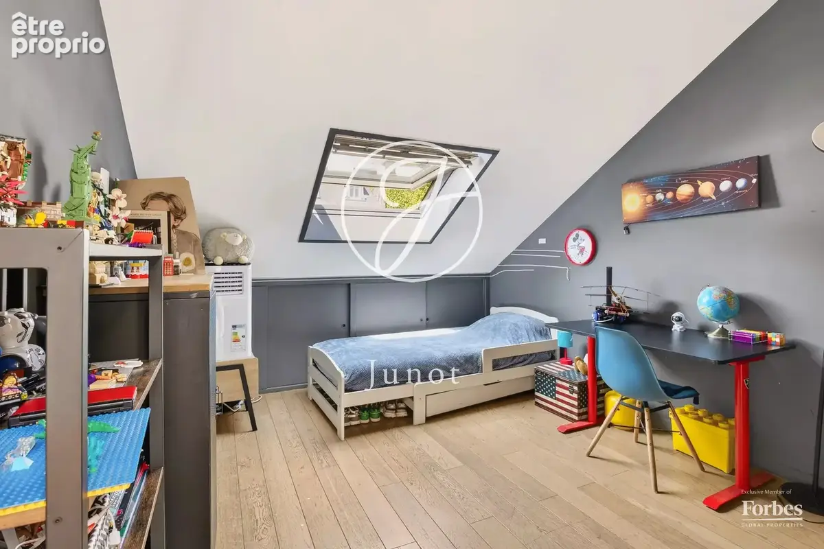 Saint-Cloud - PASTEUR - Maison de 275m² - 5 chambres - Terrain 416m² - photo 16