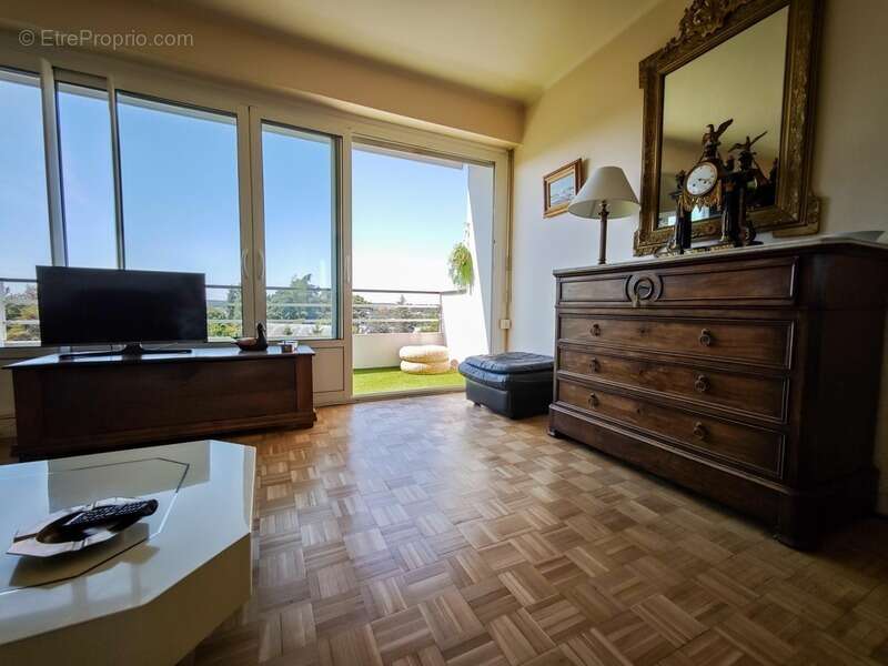 CHOLET – Résidence Saint-Pierre  Appartement 4 pièces – 3 chambres  Dernier étage – Vue exceptionnelle - photo 2