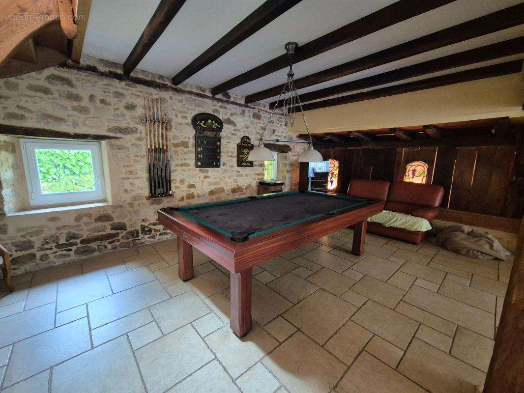Spacieuse propriété familiale avec appartement indépendant et piscine - photo 6