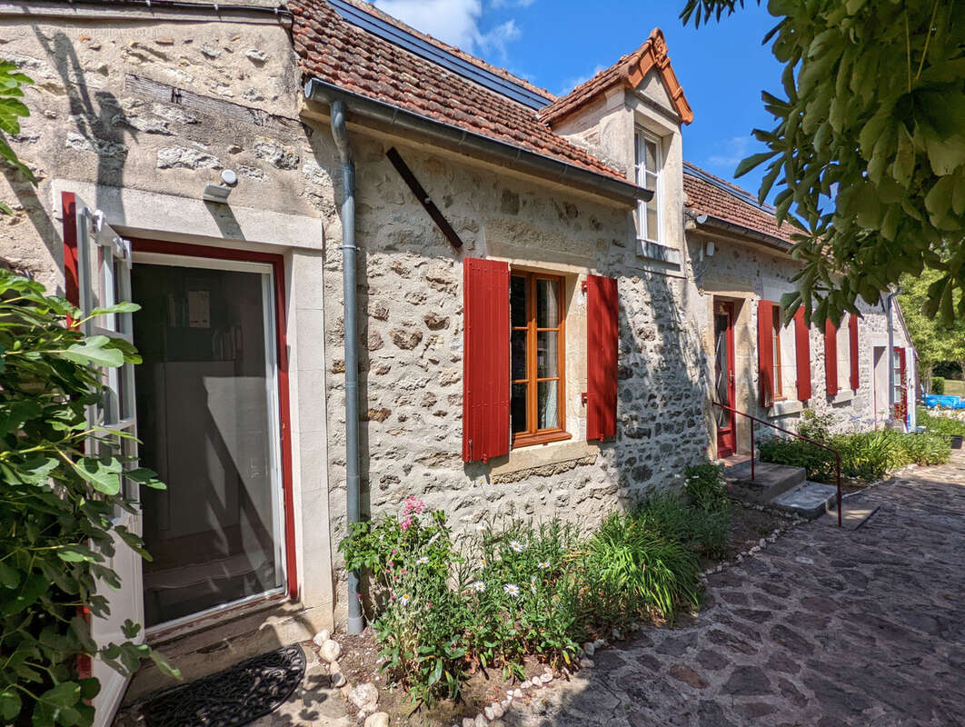 Maison à VICQ-EXEMPLET