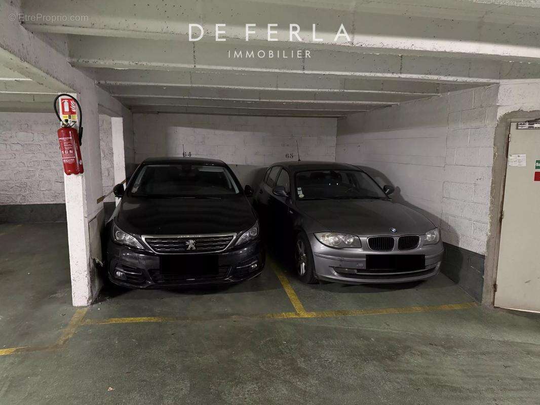 Parking à PARIS-15E